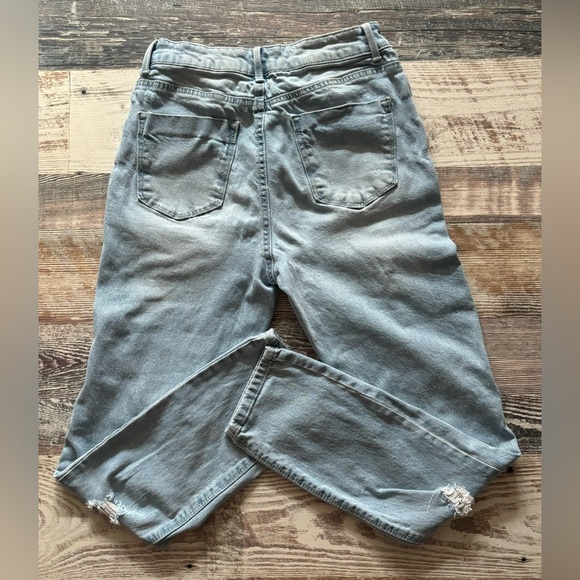 Forever 21 Ripped Jeans - Picture 3 of 6